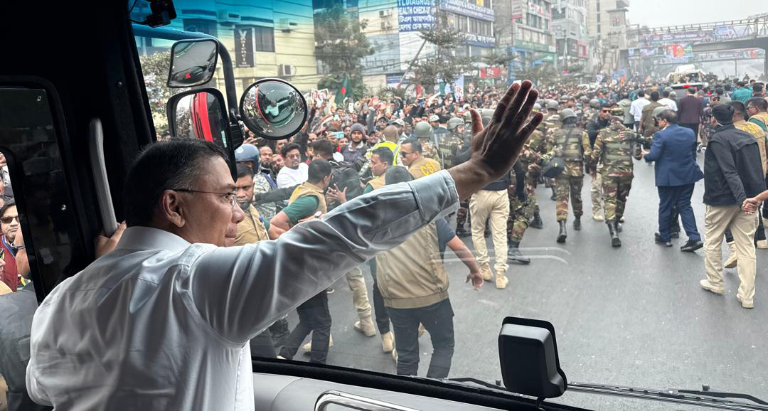 ৩০০ ফিটের উদ্দেশে তারেক রহমান