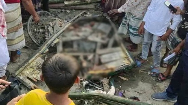 পাবনায় মালবাহী ট্রাকচাপায় দুই শিক্ষার্থীসহ নিহত ৩