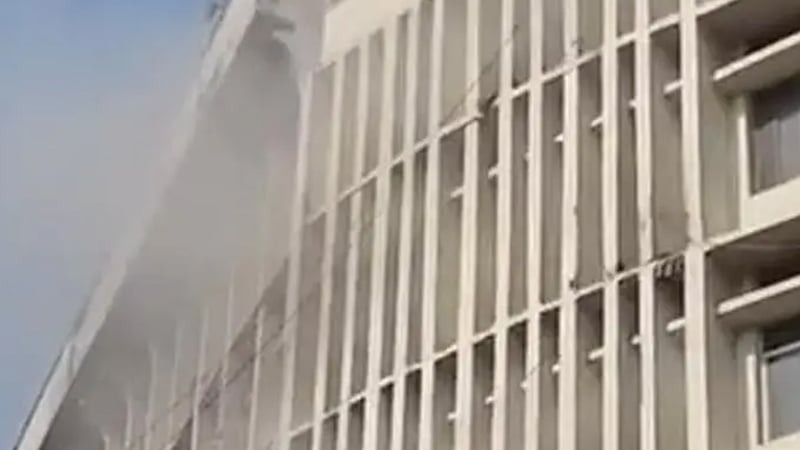 শাহবাগে বাংলাদেশ মেডিকেল হাসপাতালে আগুন