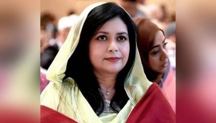 বিশেষ চাহিদা সম্পন্নদের হুইল চেয়ার উপহার দিলেন ডা.জুবাইদা রহমান